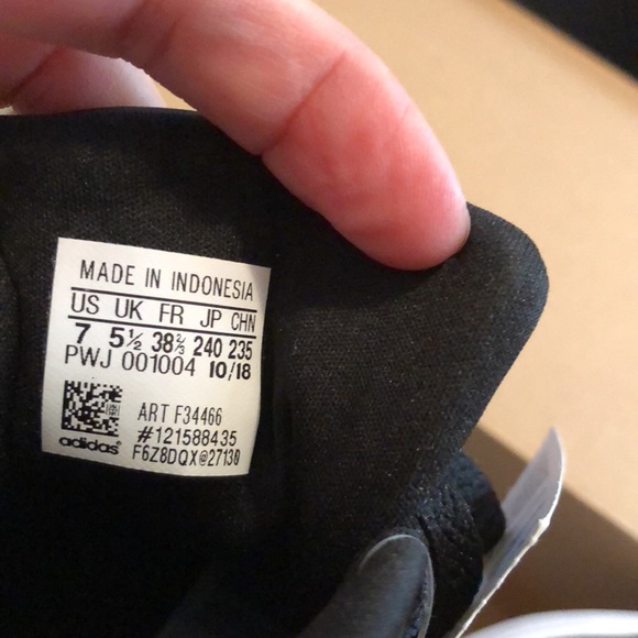 Womens Adidas Shoes - Picture 10 of 10